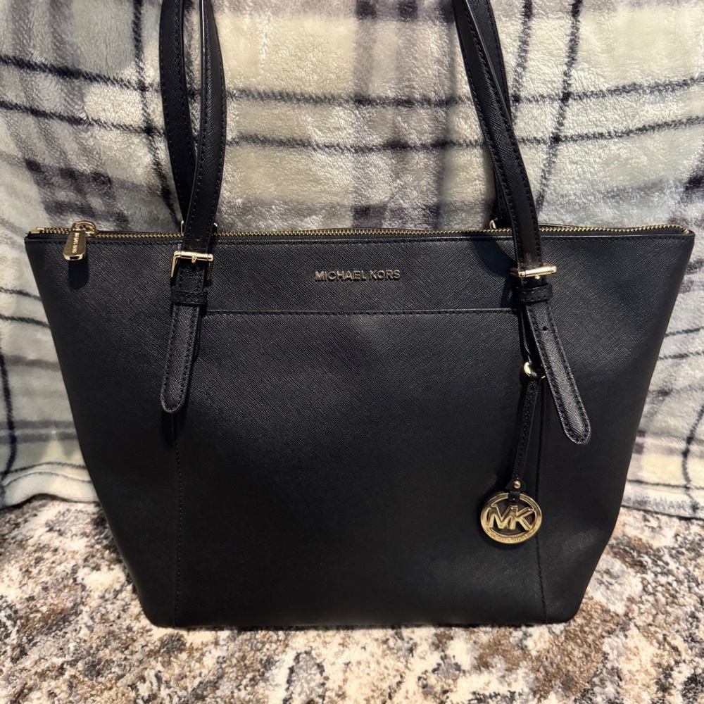 Michael Kors Ciara East West Top Zip Tote